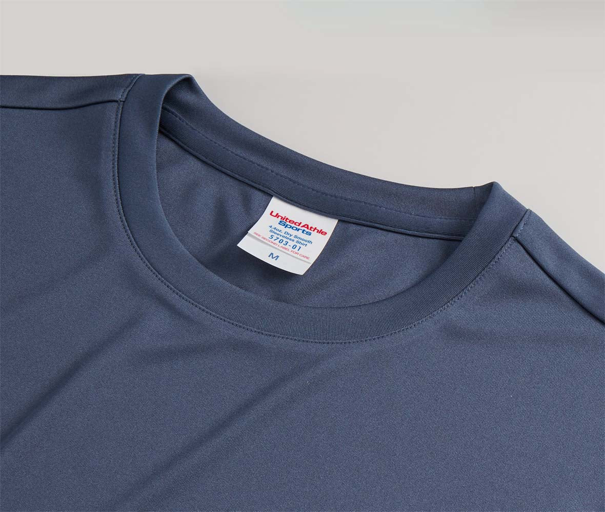 4.4オンス ドライスムース リサイクルポリエステル ノースリーブシャツ